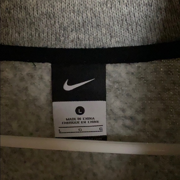 Nike grey jacket, size L - Picture 2 of 5